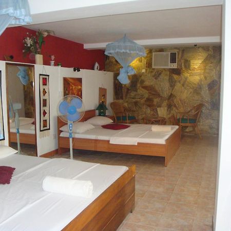 Days Inn Kandy Zewnętrze zdjęcie