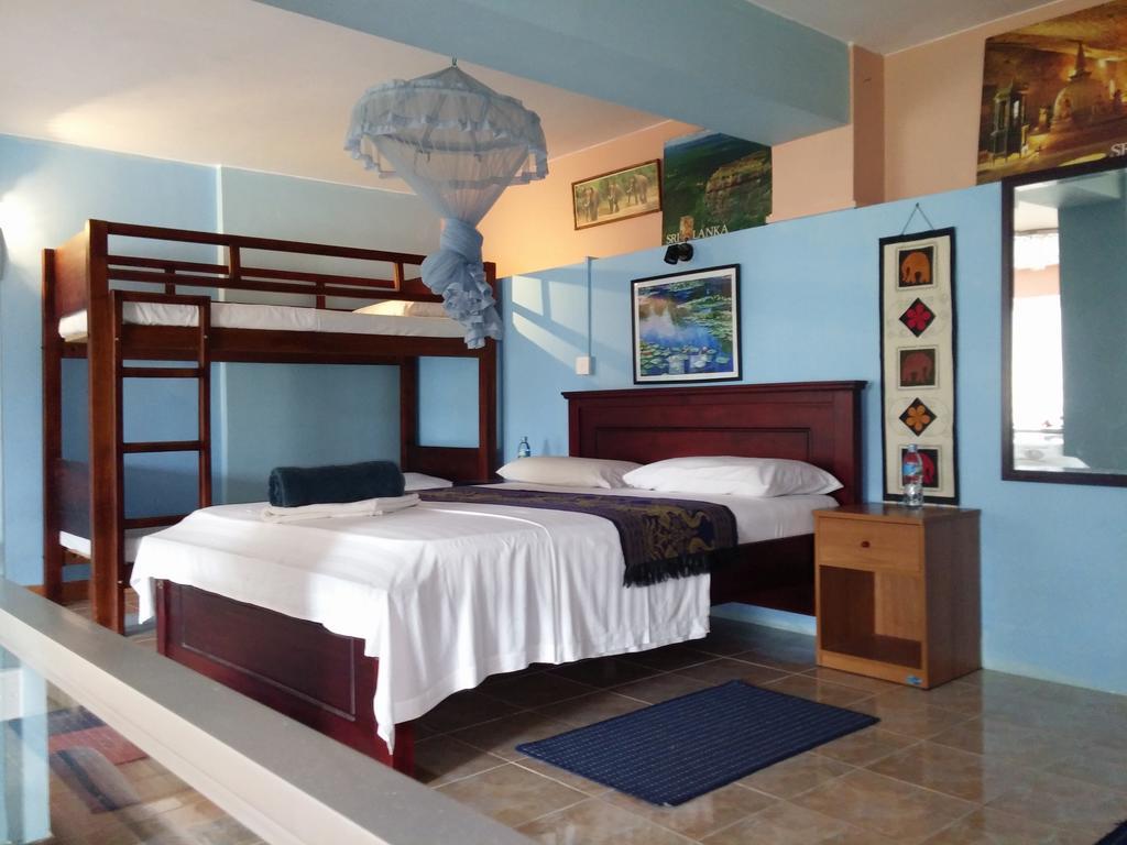 Days Inn Kandy Zewnętrze zdjęcie